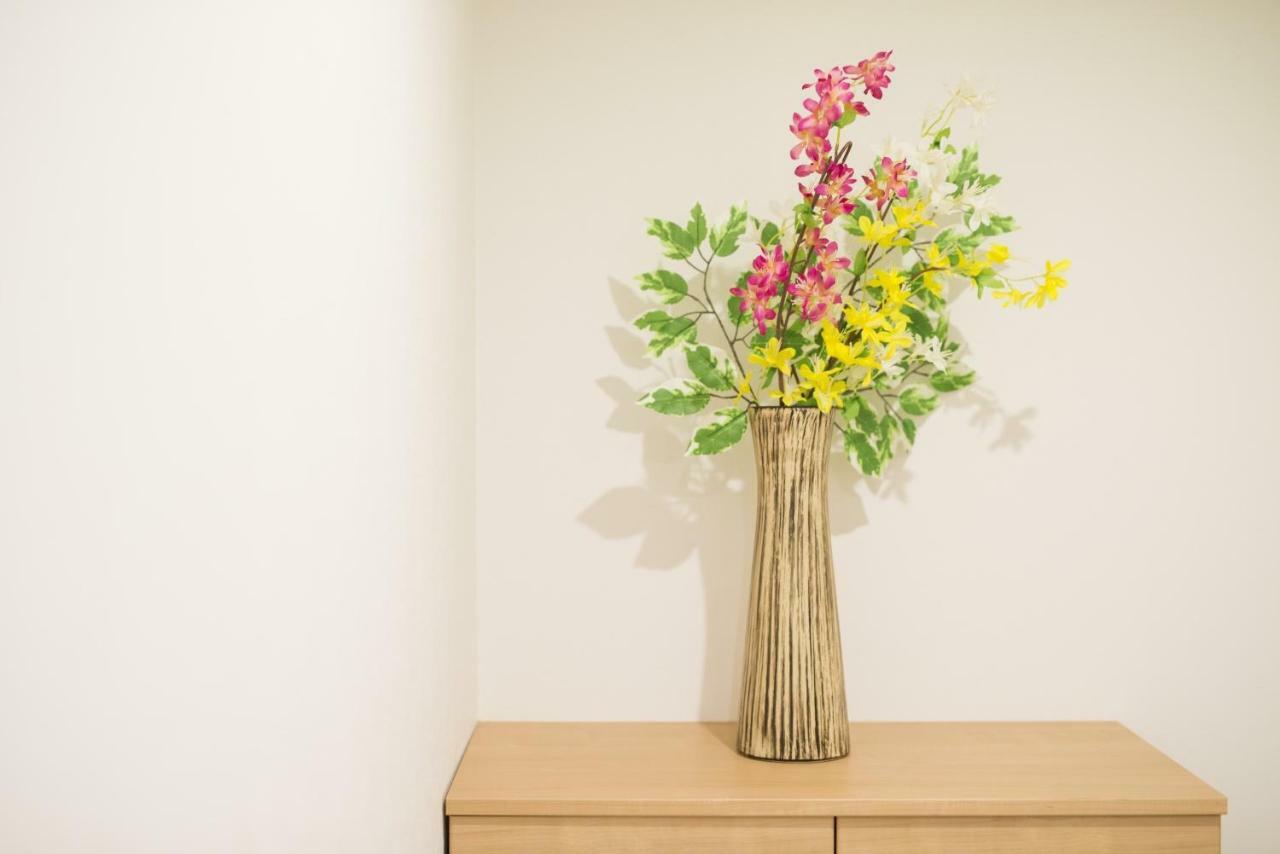 Fujirin Plaza Apartment Osaka Bagian luar foto